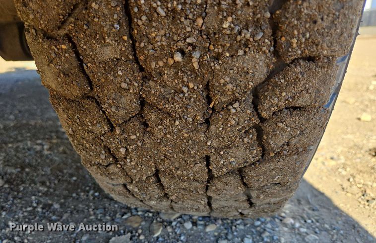 image for item ES2905 2015 Ford F350 Super Duty XL Crew Cab utility bed pickup truck