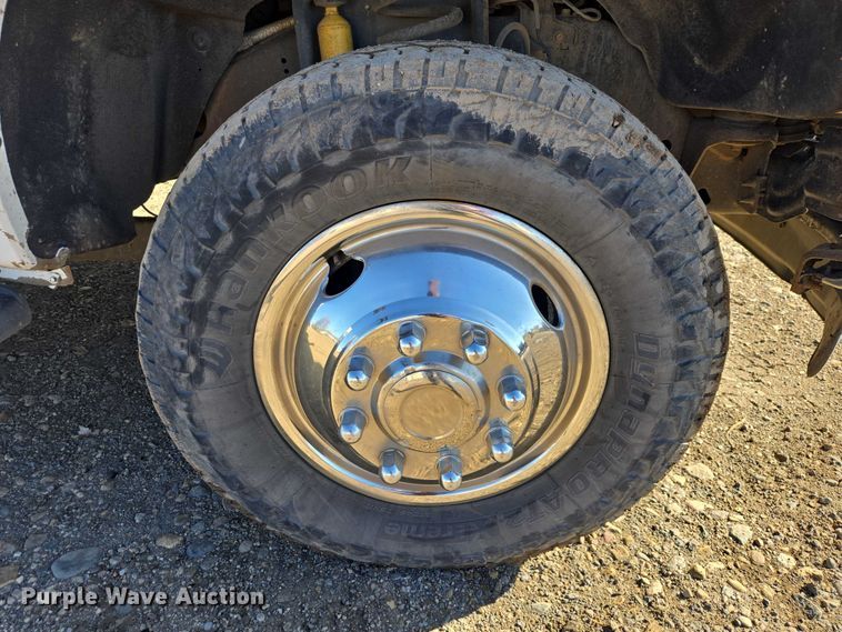 image for item ES2905 2015 Ford F350 Super Duty XL Crew Cab utility bed pickup truck