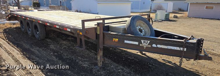 image for item ES2907 2004 PJ Trailers GN253 equipment trailer