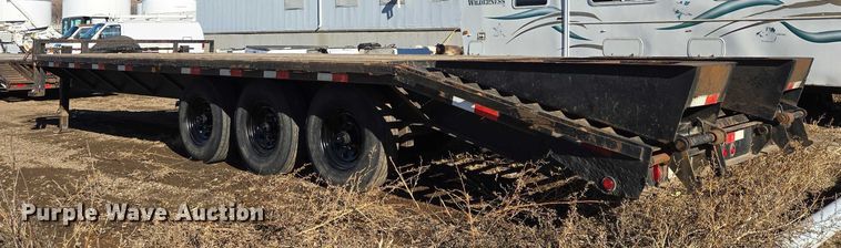 image for item ES2907 2004 PJ Trailers GN253 equipment trailer