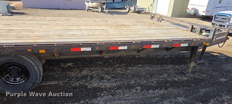 image for item ES2907 2004 PJ Trailers GN253 equipment trailer