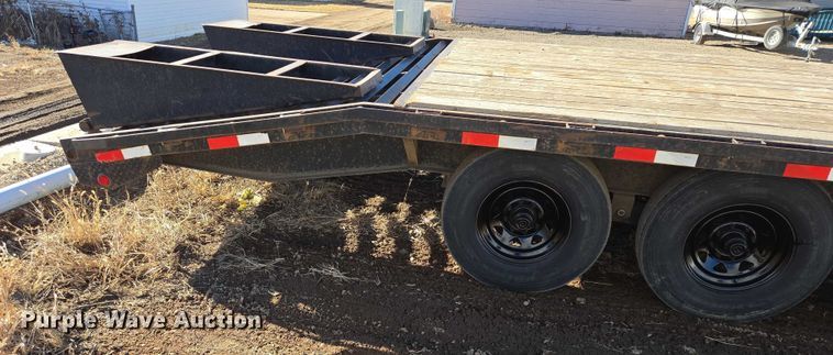 image for item ES2907 2004 PJ Trailers GN253 equipment trailer