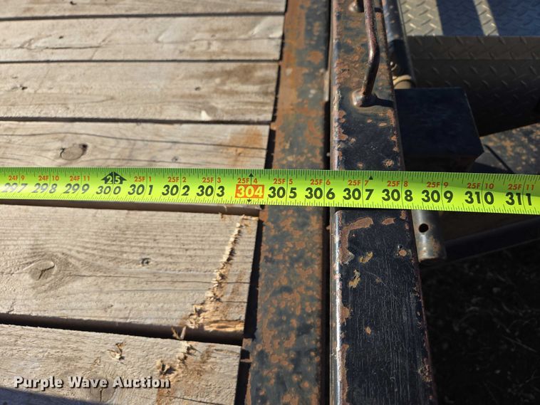 image for item ES2907 2004 PJ Trailers GN253 equipment trailer