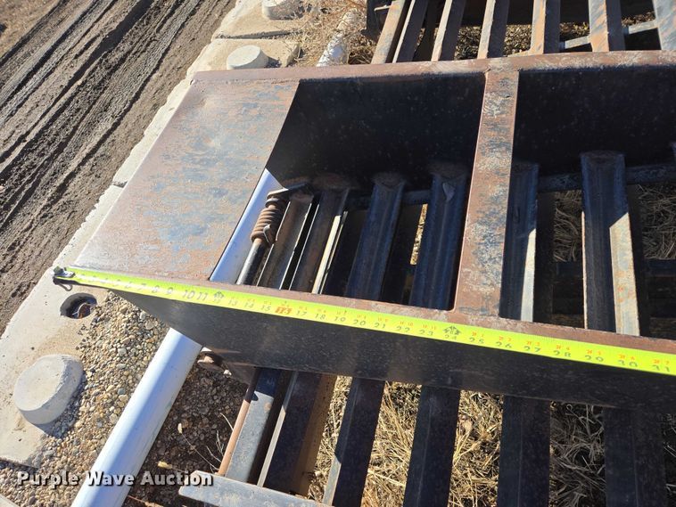 image for item ES2907 2004 PJ Trailers GN253 equipment trailer