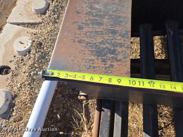 image for item ES2907 2004 PJ Trailers GN253 equipment trailer