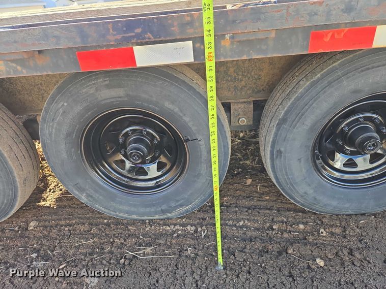 image for item ES2907 2004 PJ Trailers GN253 equipment trailer