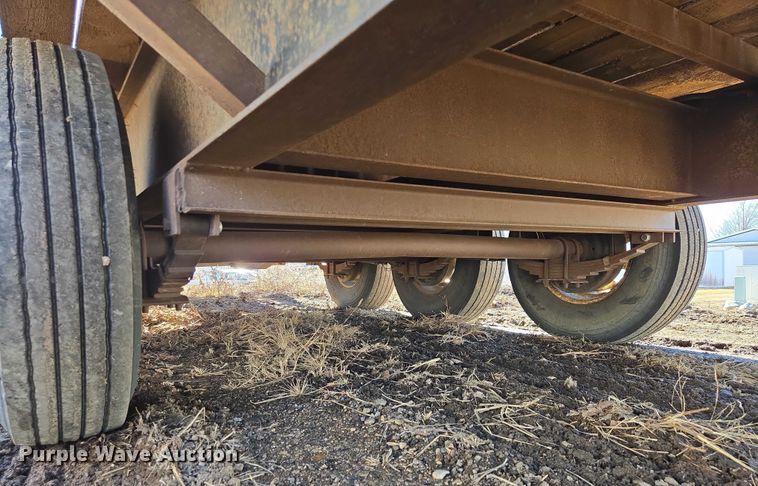 image for item ES2907 2004 PJ Trailers GN253 equipment trailer