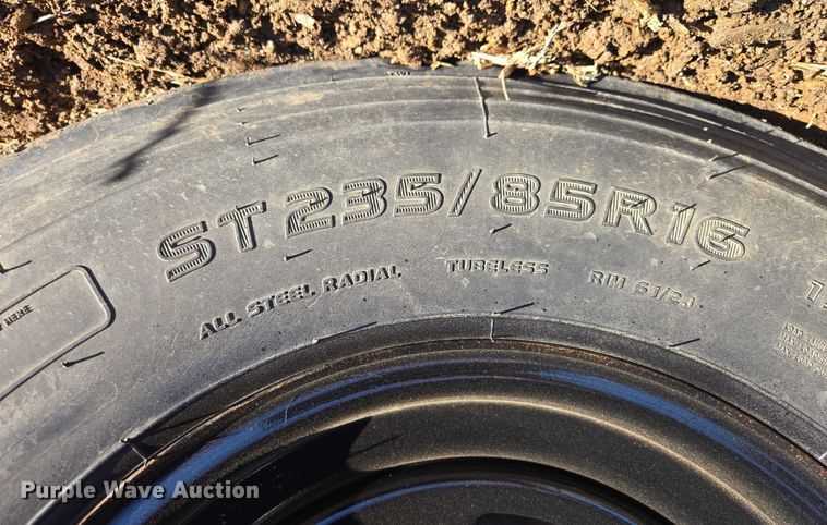 image for item ES2907 2004 PJ Trailers GN253 equipment trailer