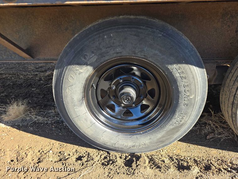 image for item ES2907 2004 PJ Trailers GN253 equipment trailer