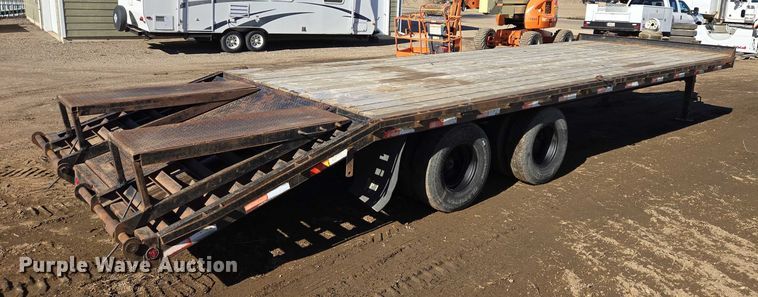 image for item ES2908 2002 DCT 827GBT24 equipment trailer