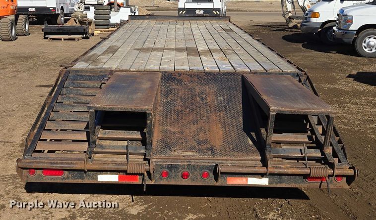 image for item ES2908 2002 DCT 827GBT24 equipment trailer