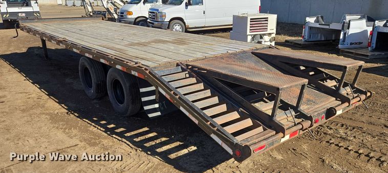 image for item ES2908 2002 DCT 827GBT24 equipment trailer
