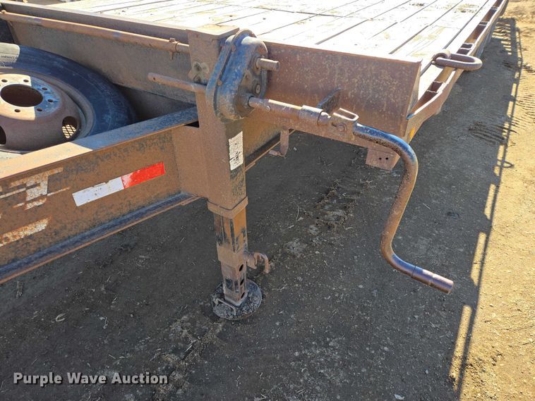 image for item ES2908 2002 DCT 827GBT24 equipment trailer