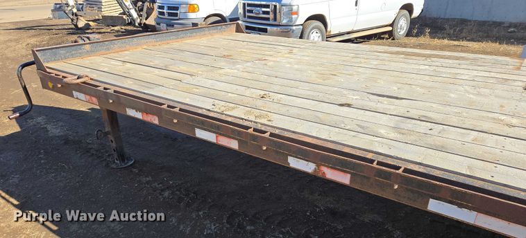 image for item ES2908 2002 DCT 827GBT24 equipment trailer