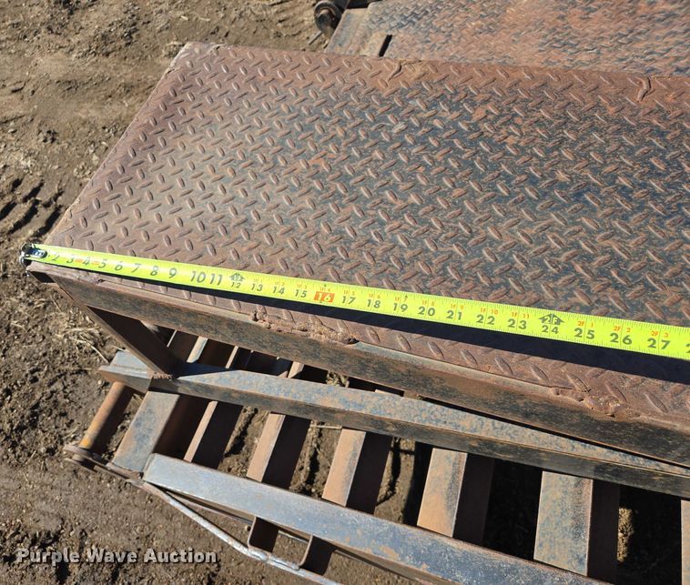 image for item ES2908 2002 DCT 827GBT24 equipment trailer