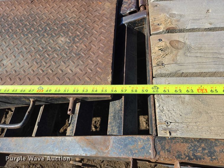 image for item ES2908 2002 DCT 827GBT24 equipment trailer