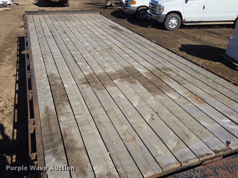 image for item ES2908 2002 DCT 827GBT24 equipment trailer