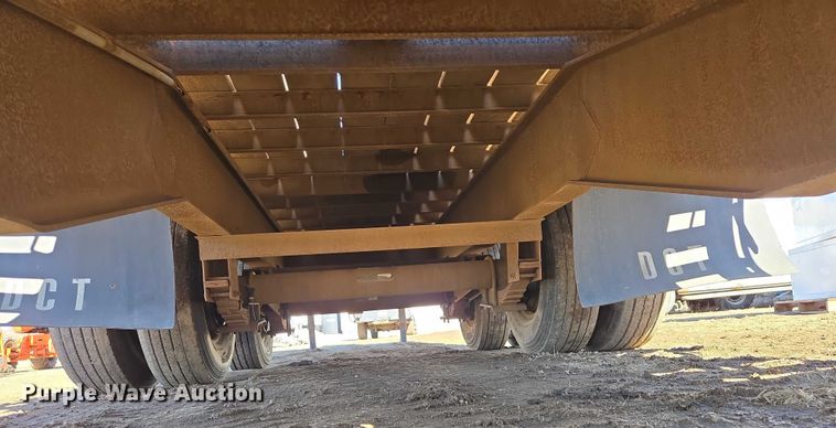 image for item ES2908 2002 DCT 827GBT24 equipment trailer