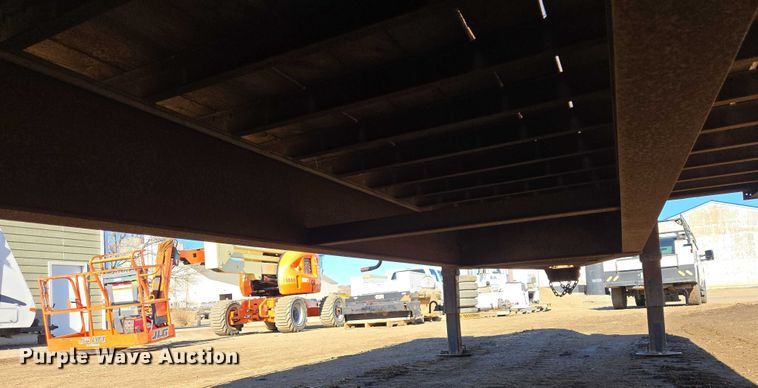 image for item ES2908 2002 DCT 827GBT24 equipment trailer