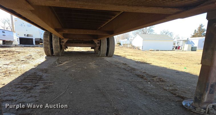 image for item ES2908 2002 DCT 827GBT24 equipment trailer