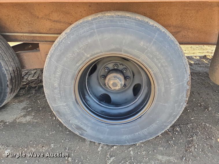 image for item ES2908 2002 DCT 827GBT24 equipment trailer