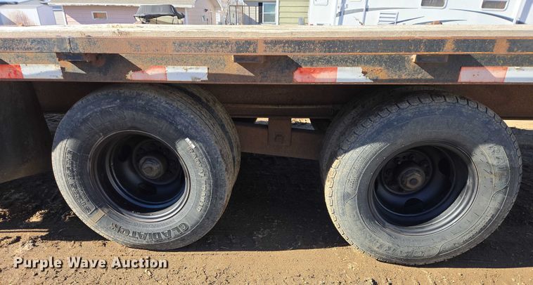 image for item ES2908 2002 DCT 827GBT24 equipment trailer