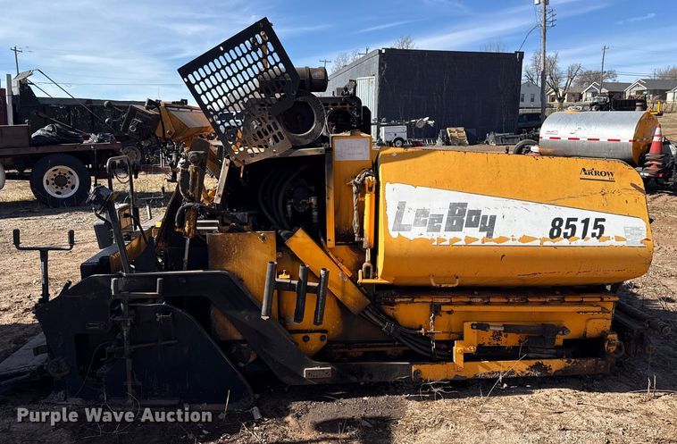 image for item ES5615 2007 Lee-Boy 8515 paver