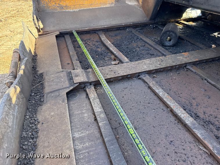 image for item ES5615 2007 Lee-Boy 8515 paver