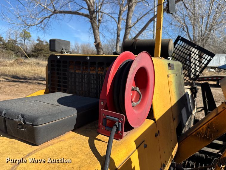 image for item ES5615 2007 Lee-Boy 8515 paver