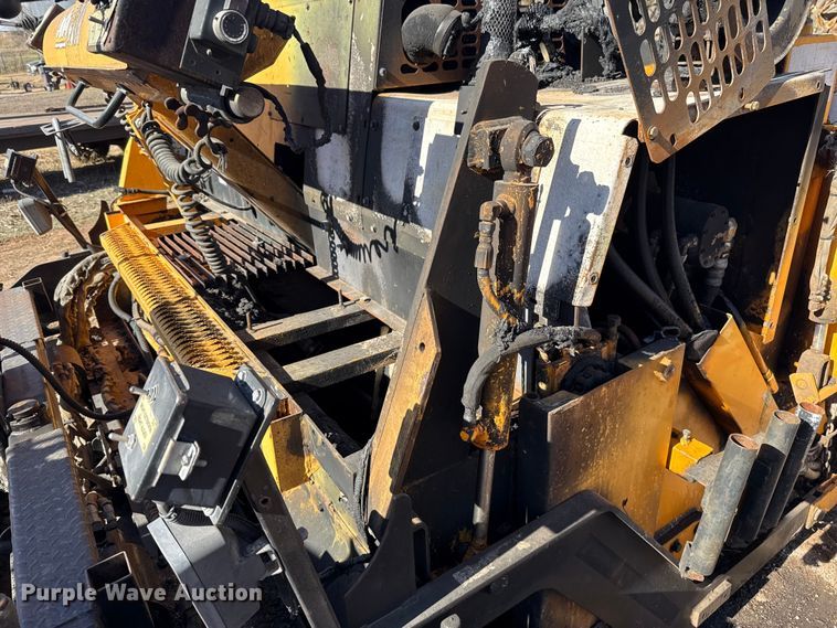 image for item ES5615 2007 Lee-Boy 8515 paver