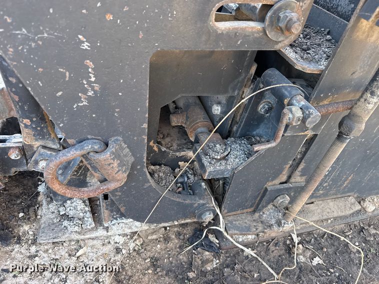 image for item ES5615 2007 Lee-Boy 8515 paver