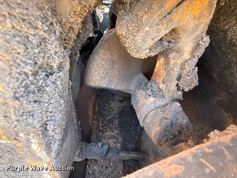 image for item ES5615 2007 Lee-Boy 8515 paver