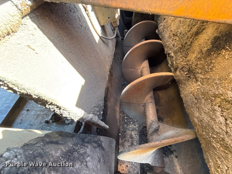 image for item ES5615 2007 Lee-Boy 8515 paver