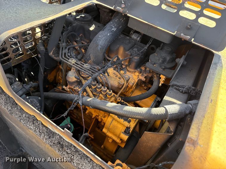 image for item ES5615 2007 Lee-Boy 8515 paver