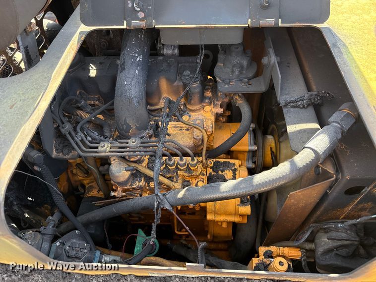 image for item ES5615 2007 Lee-Boy 8515 paver