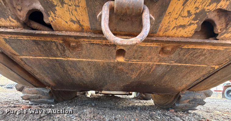 image for item ES5765 2002 Caterpillar 246 skid steer loader