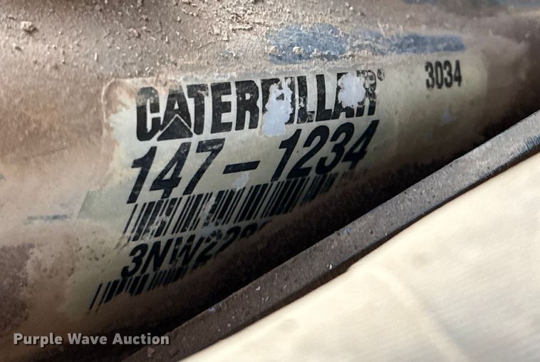 image for item ES5765 2002 Caterpillar 246 skid steer loader