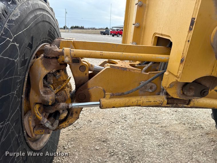 image for item ES5797 2012 John Deere 672G motor grader