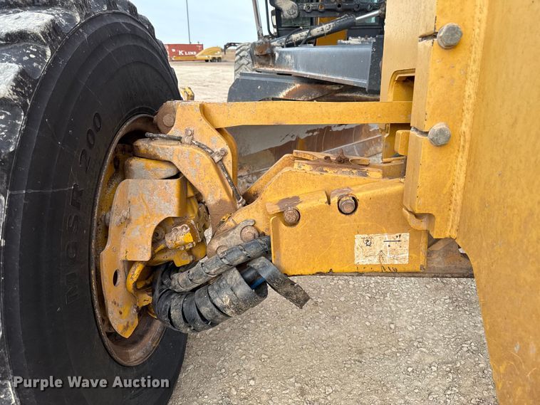 image for item ES5797 2012 John Deere 672G motor grader