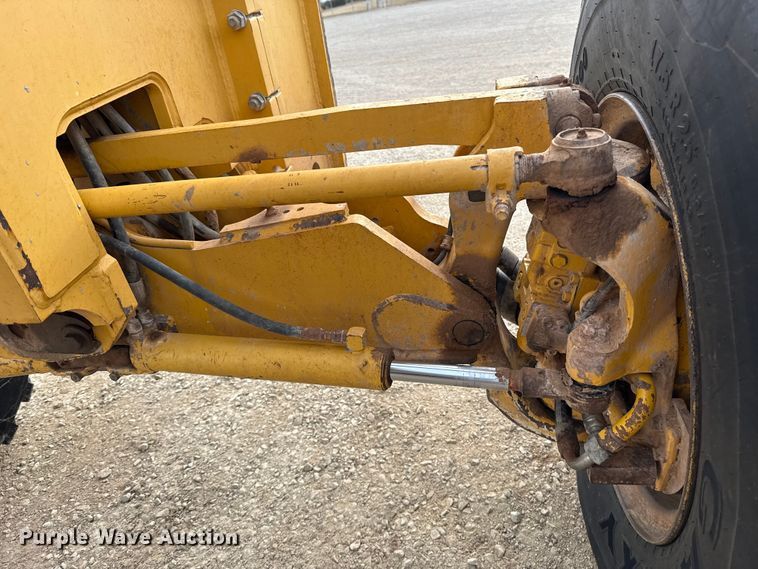 image for item ES5797 2012 John Deere 672G motor grader