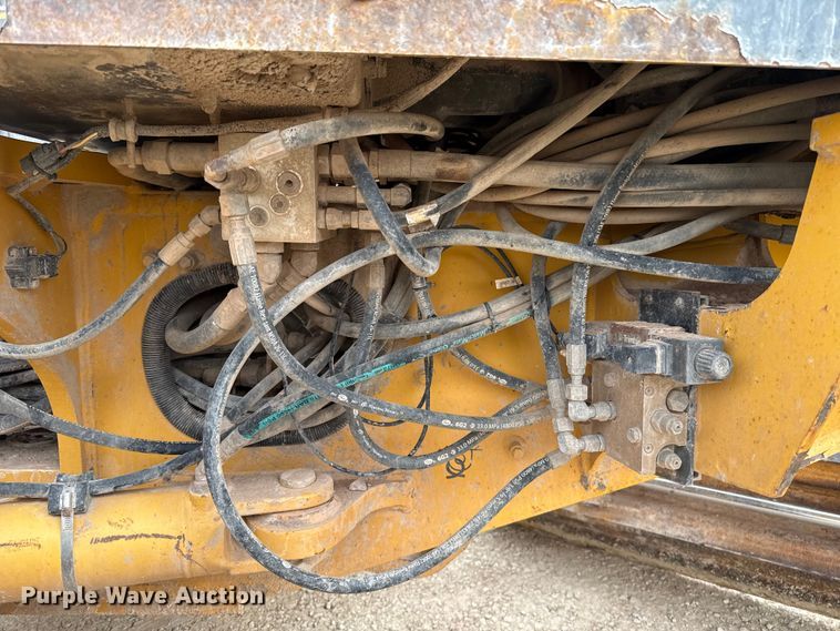 image for item ES5797 2012 John Deere 672G motor grader