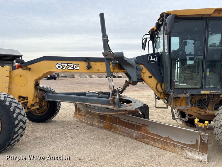 image for item ES5797 2012 John Deere 672G motor grader