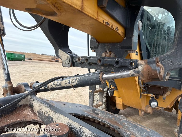 image for item ES5797 2012 John Deere 672G motor grader