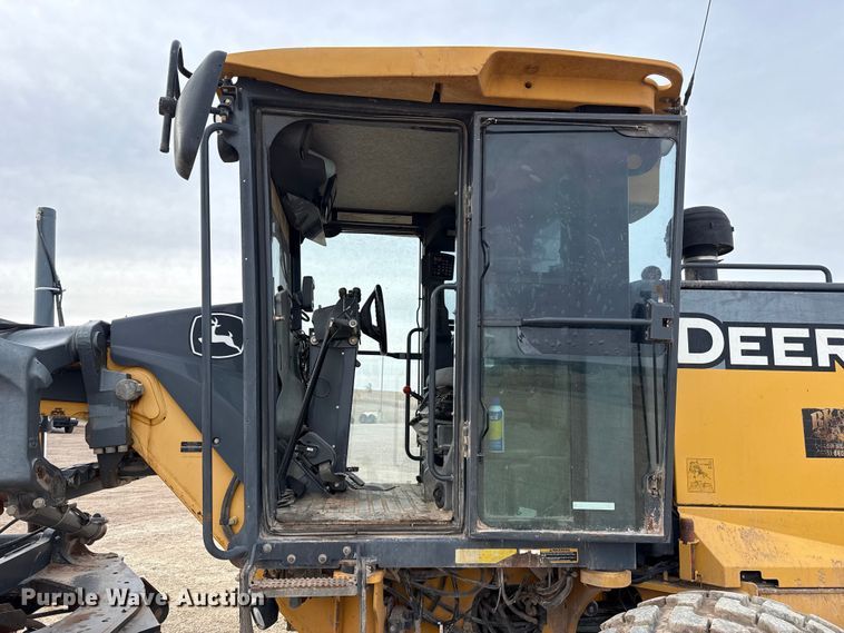 image for item ES5797 2012 John Deere 672G motor grader