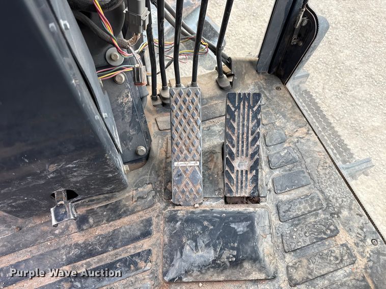 image for item ES5797 2012 John Deere 672G motor grader