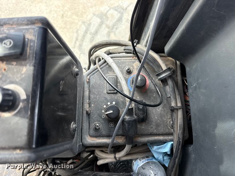 image for item ES5797 2012 John Deere 672G motor grader