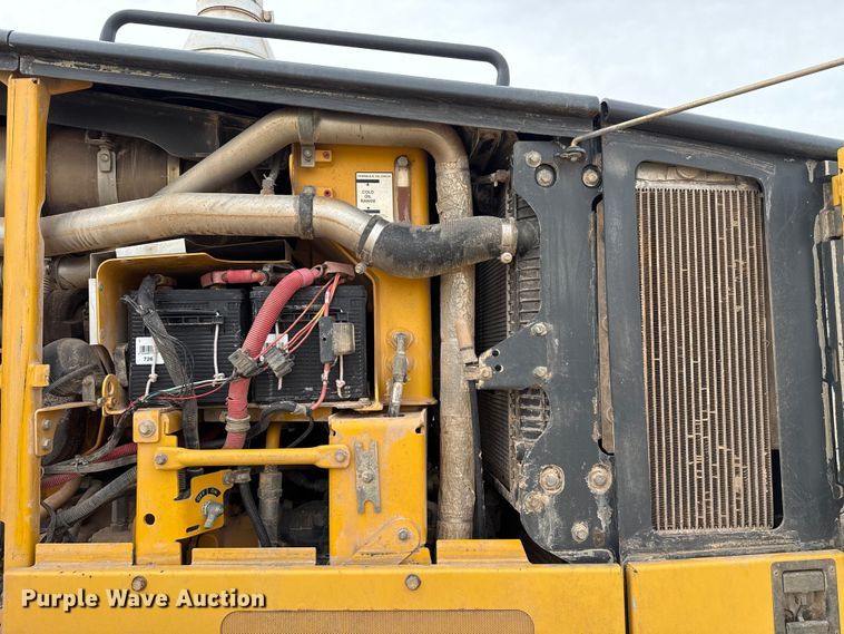 image for item ES5797 2012 John Deere 672G motor grader