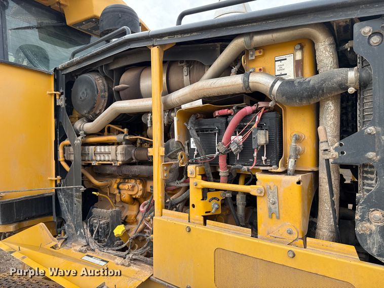 image for item ES5797 2012 John Deere 672G motor grader