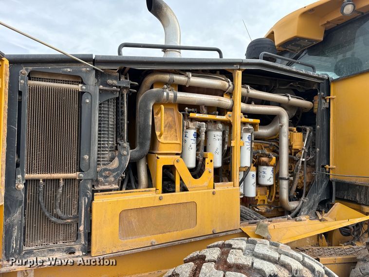 image for item ES5797 2012 John Deere 672G motor grader