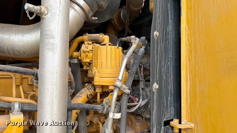 image for item ES5797 2012 John Deere 672G motor grader